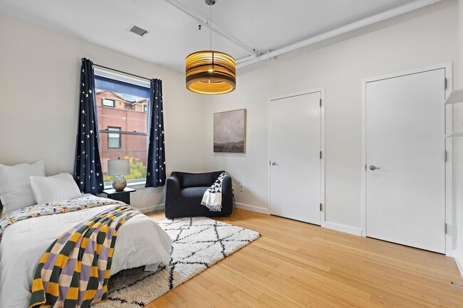 Building Photo - 234 10th St