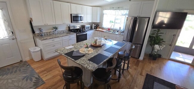 Building Photo - 1715 Pebble Beach Ln