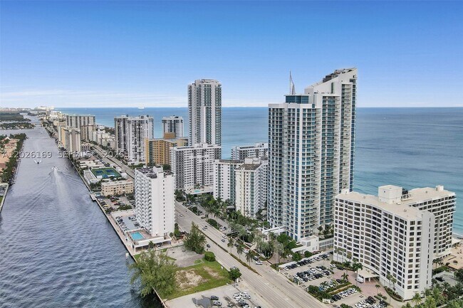 Building Photo - 3101 S Ocean Dr