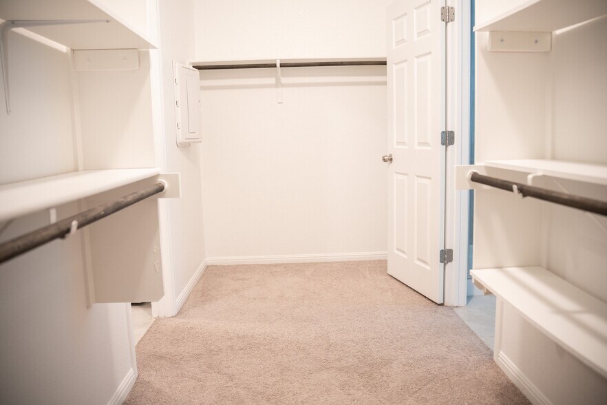 Building Photo - 532 Arrowhead Vine St