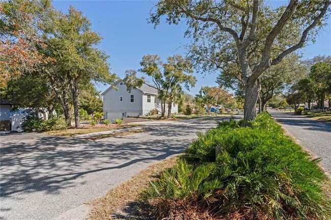 Building Photo - 6131 Central Ave