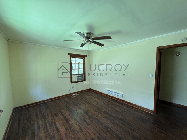 Building Photo - 3148 Sylvester Dr