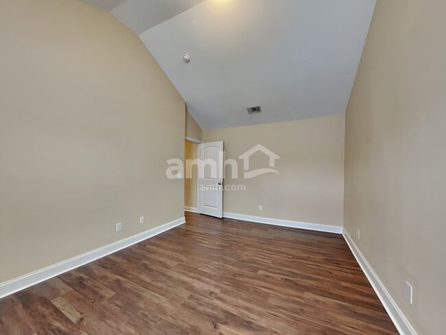 Building Photo - 3 Fiore Dr