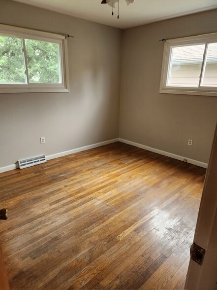 Building Photo - 3913 Alan Dr