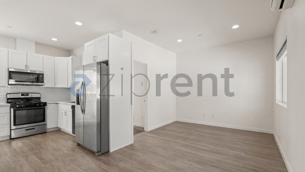 Building Photo - Unit C101