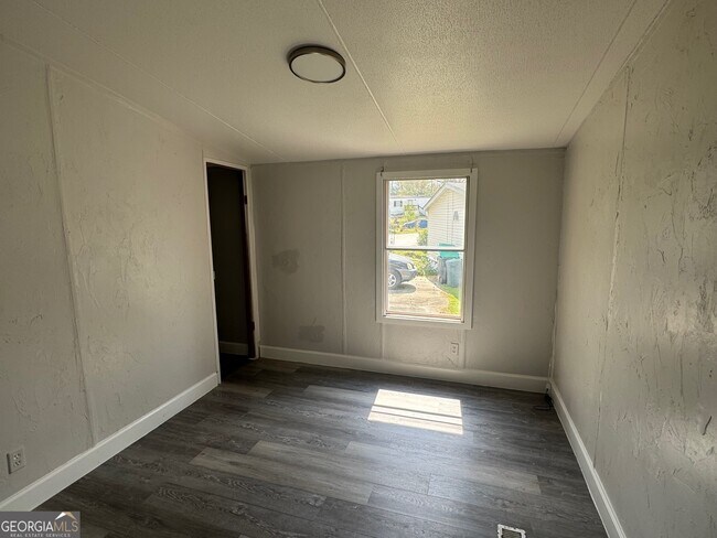 Building Photo - 18 Mohican Maze