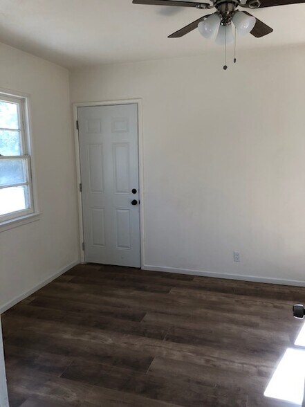 Master bedroom - separate entrance - 610 S Main St