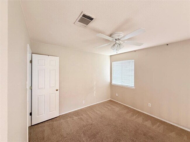 Building Photo - 1522 Van Horn Dr