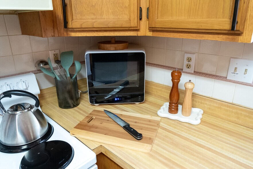Kitchen - 3270 Greenwich Ct