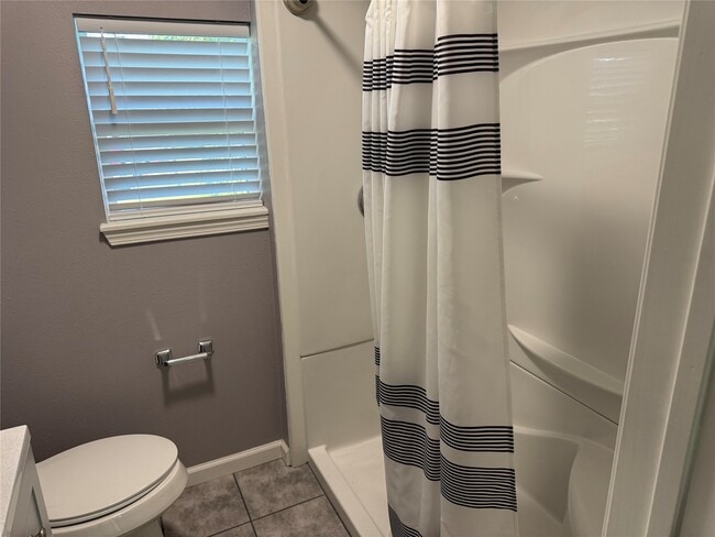 Building Photo - 726 4th St