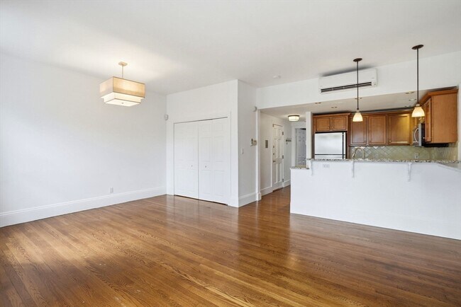 Building Photo - 191 Warren Ave