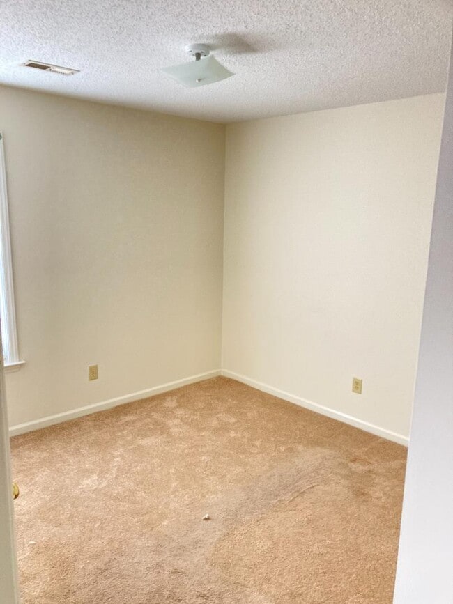 Building Photo - 2123 Barefoot Park Ln SW