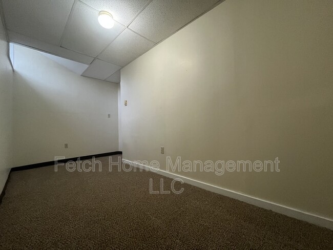 Building Photo - 309 Pine St