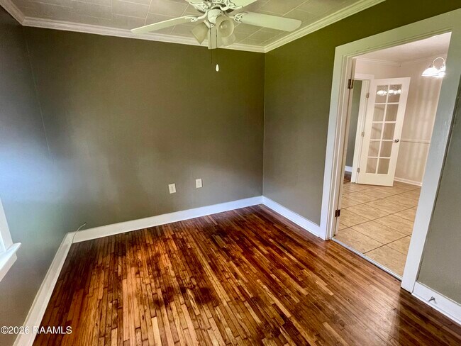 Building Photo - 135 Oswald St