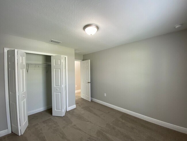 Building Photo - 14780 SW 27 Ct Rd