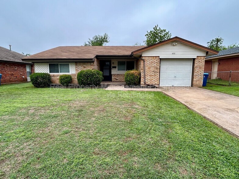 Building Photo - 633 Lotus Ave