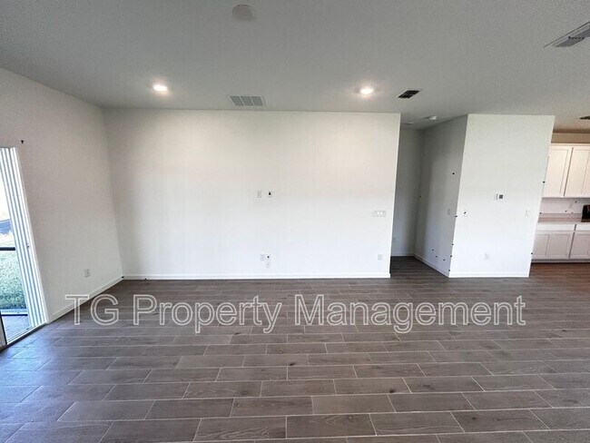 Building Photo - 6226 Mare Ave