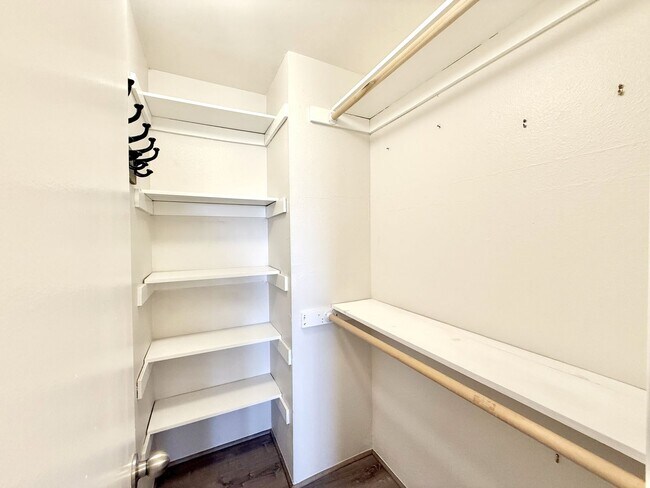 Building Photo - AVAILABLE NOW!! GORGEOUS 3 Bedroom 3 Bathroom Condo Rancho Mirage!!!
