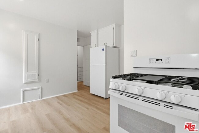 Building Photo - 1255 S Crescent Heights Blvd