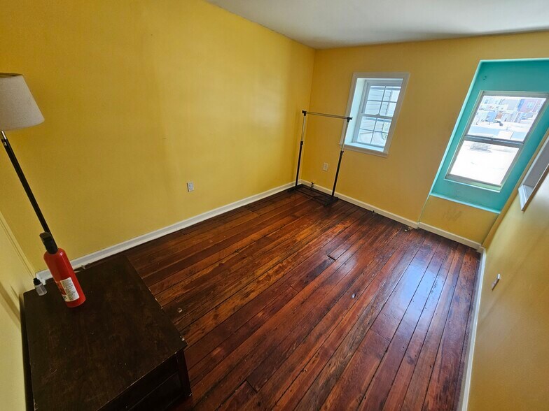 Building Photo - 1316 S 8th St