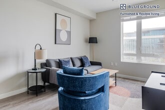 Building Photo - 3560 Rambla Pl