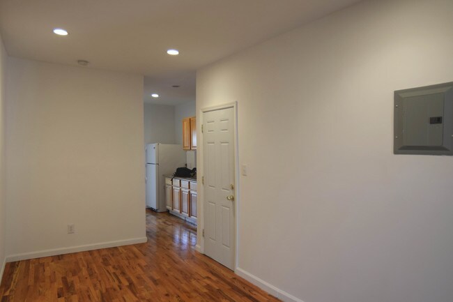 Building Photo - 1874 Harman St