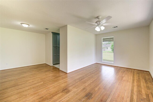 Building Photo - 10111 Fonville Dr