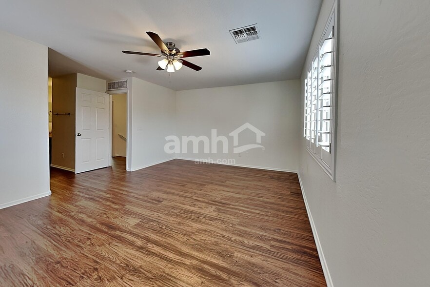 Building Photo - 7923 W Payson Rd
