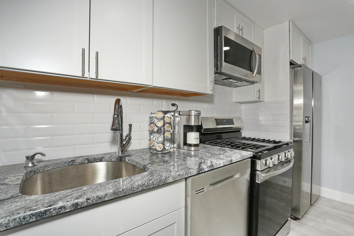 Building Photo - 100 Huguenot Ave