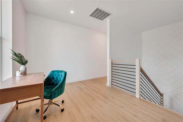 Building Photo - 632 Melba St