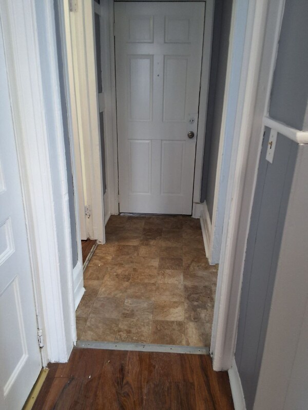 Building Photo - 306 Church St