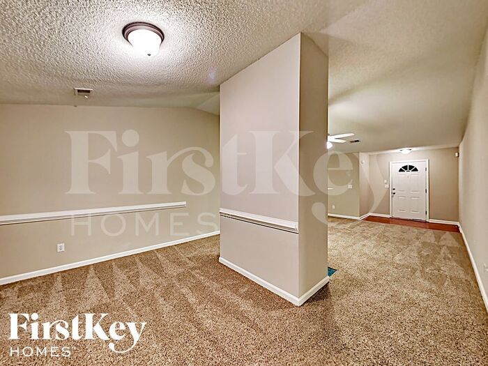 Building Photo - 10900 Thrasher Rd
