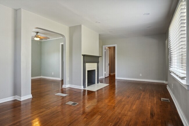 Primary Photo - 1278 Adair St SW