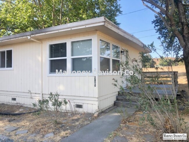 Building Photo - 2 Bdrm/1 Bath Duplex in the country, close...