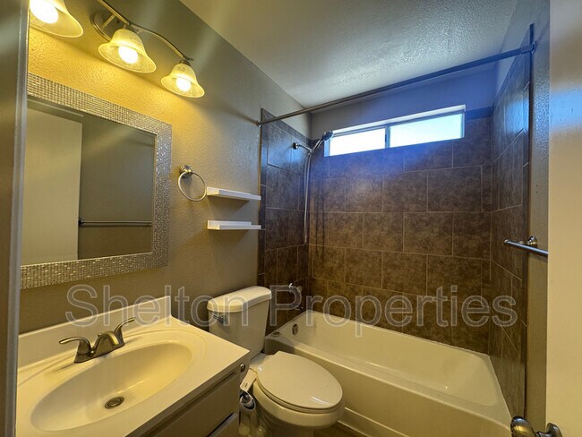 Building Photo - 12537 N 83rd Dr