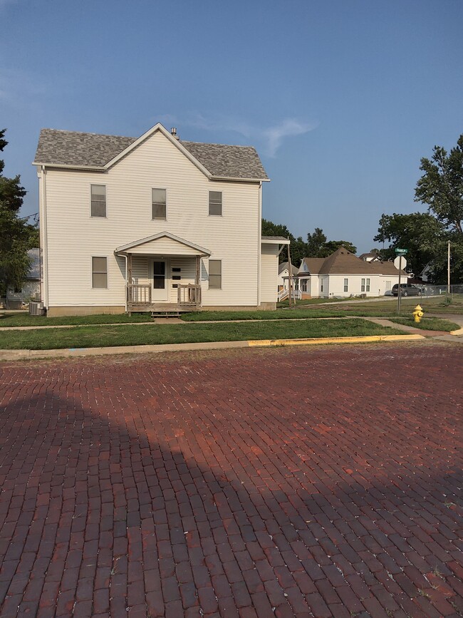 Building Photo - 502 N Franklin St