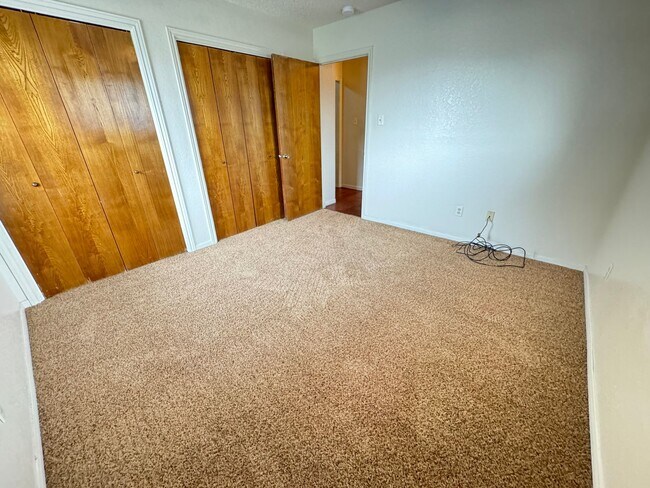 Building Photo - 3802 Hereford Ln