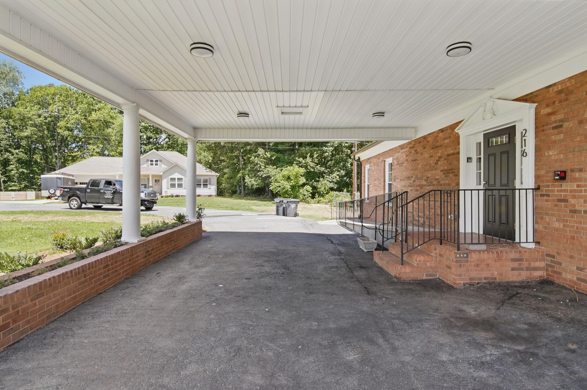 Building Photo - 216 Legion Dr