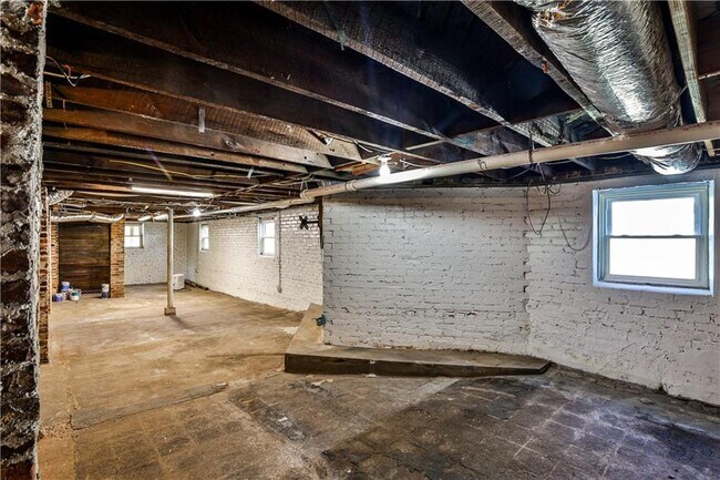 Building Photo - 220 Mayson Ave NE