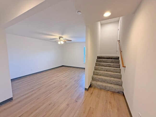 Building Photo - 8125 N Brown Station Rd