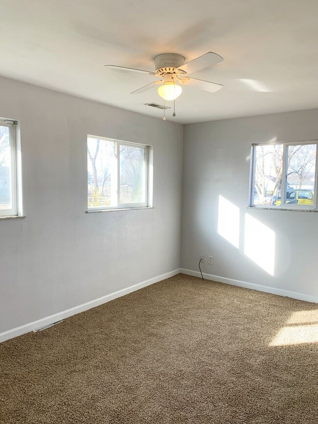 Building Photo - Renovated and Move In Ready...725 Ashland, Mitchell, IL 62040