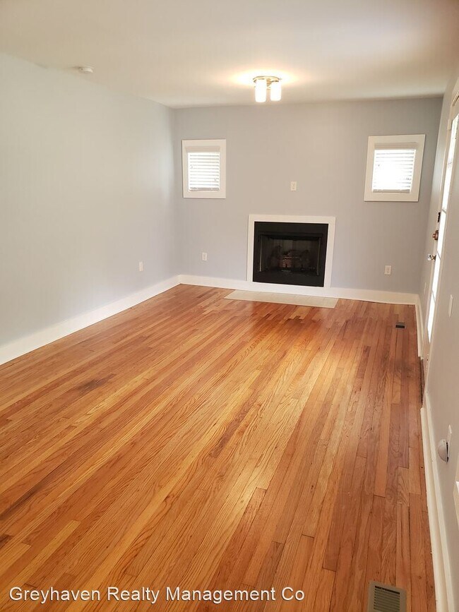 Building Photo - 2 br, 2 bath House - 2513 E 5th Street
