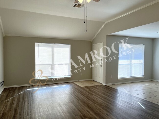 Building Photo - Cougar Ridge III Duplex