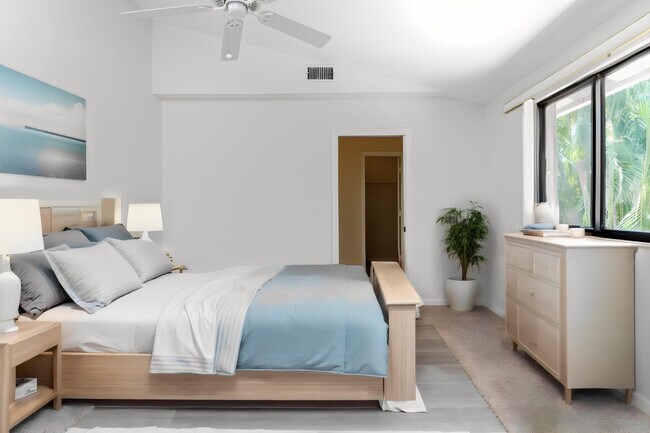 Building Photo - 363 W Camino Real