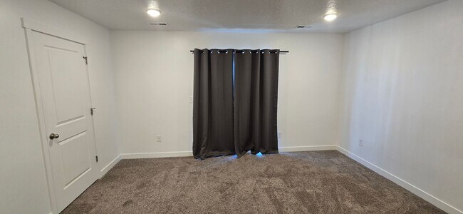 Building Photo - 3 Bed 2 Bath Townhouse in Lehi!!