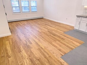 Building Photo - 40-18 50th Ave