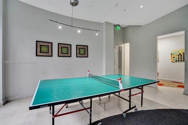 Building Photo - 4001 S Ocean Dr