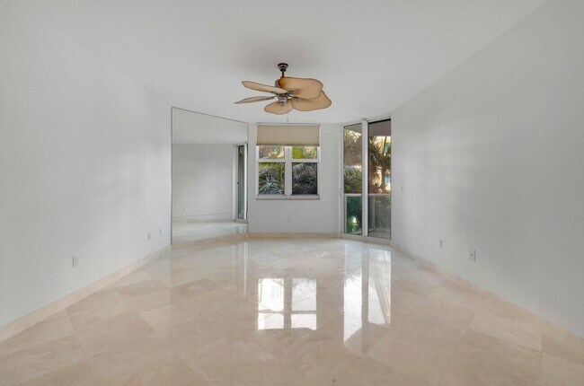 Building Photo - 500 SE Mizner Blvd