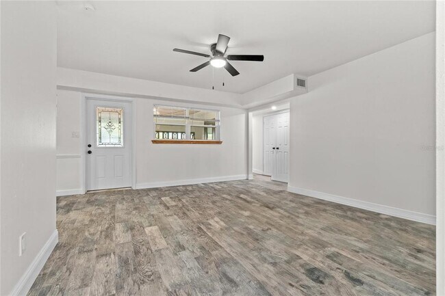 Building Photo - 137 Jay Dr