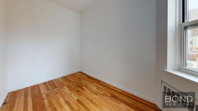Building Photo - 118 E 92nd St